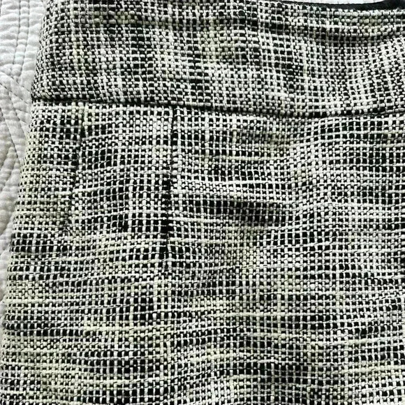 Banana Republic printed straight skirt - Picture 6 of 7